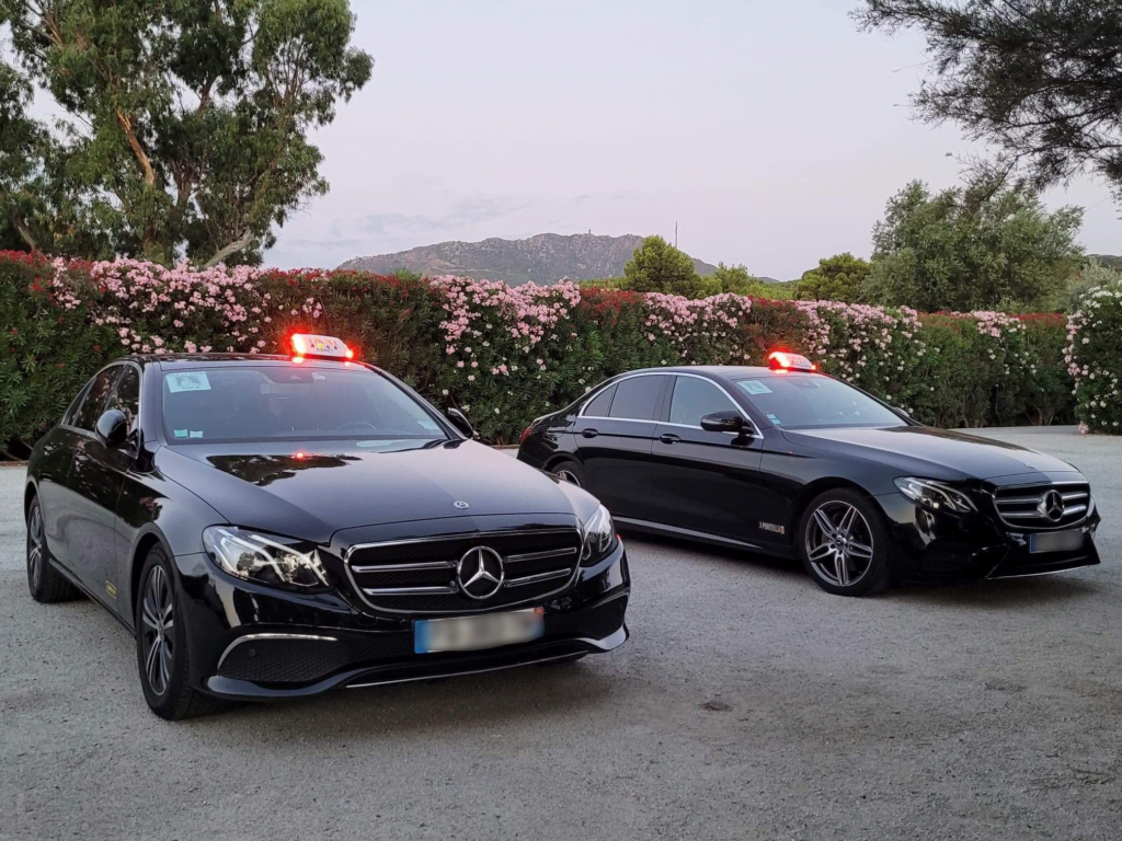 Deux taxis Mercedes à Céret